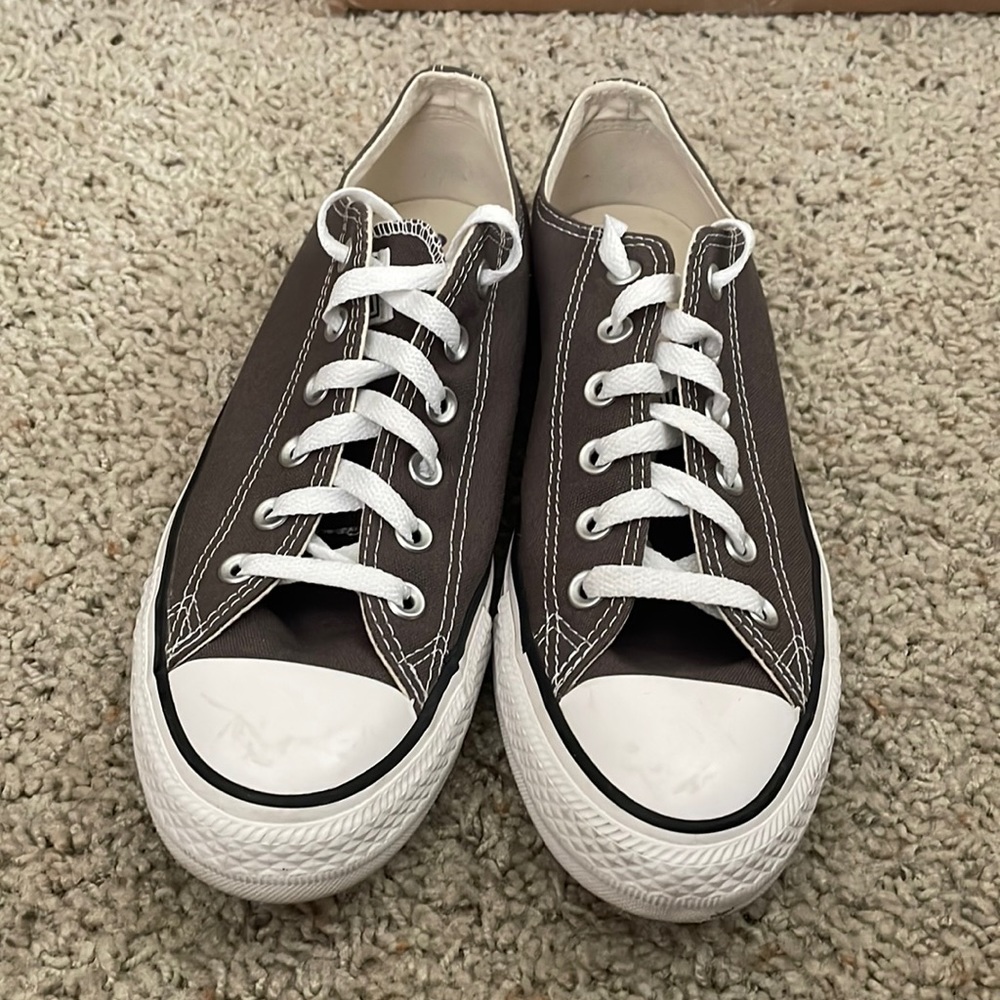 Grey low top Converse